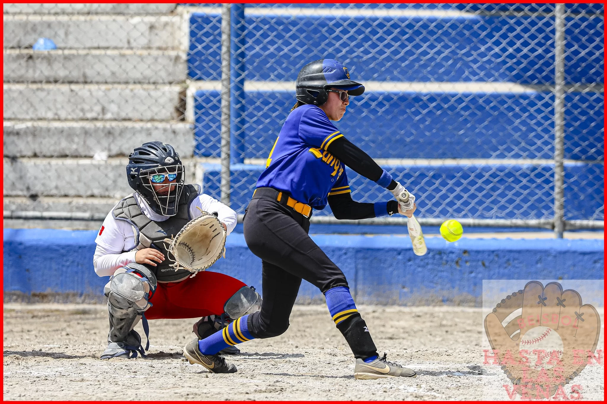 Definición del béisbol como deporte de equipo con dos equipos de nueve jugadores